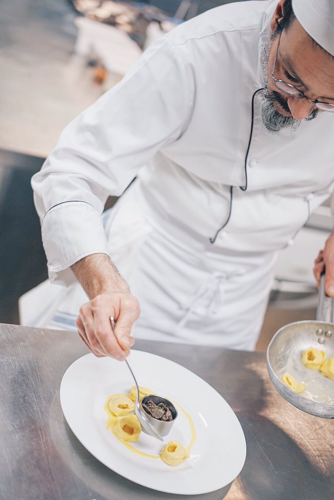 shoottheplanet's tweet photo. Incredibly honoured to shoot the talented Chef Giuseppe from @lemascherevilla #insightitaly #insightmomentslg https://t.co/uNjZqcPpSw