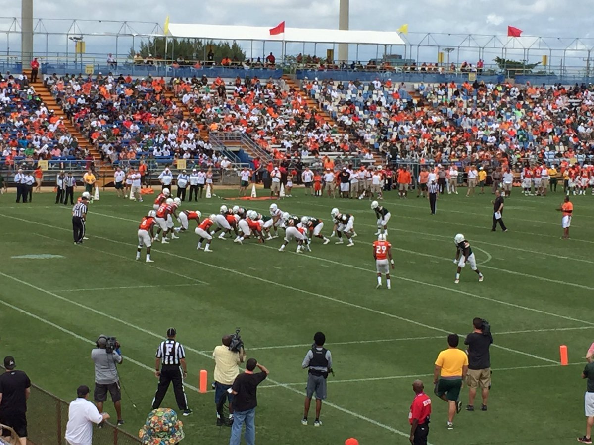 TheIbisRises's tweet photo. Green team about to even the score.. #LETSGOCANES https://t.co/Msh2VTCQoM