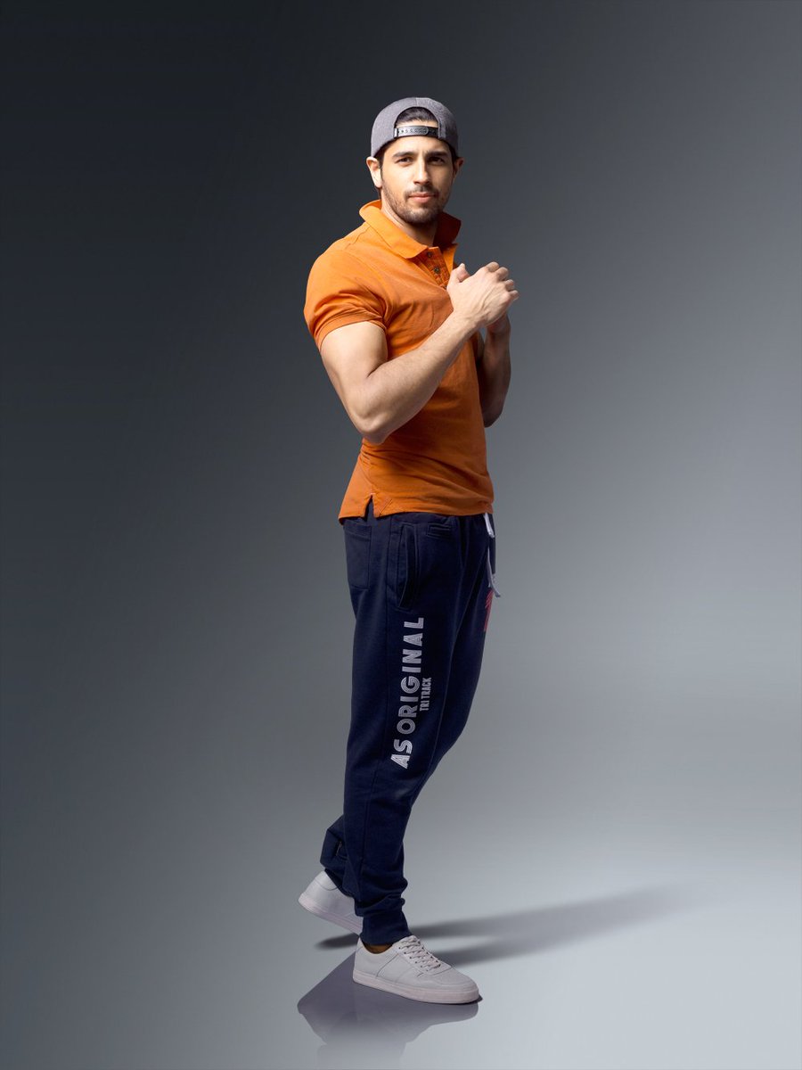 bblackout's tweet photo. #SidharthsTop5Looks @AmericanSwan @S1dharthM https://t.co/NZvLXXDrfK #Menswear #FashionBlogger #SidharthMalhotra https://t.co/W0Vw402ApT