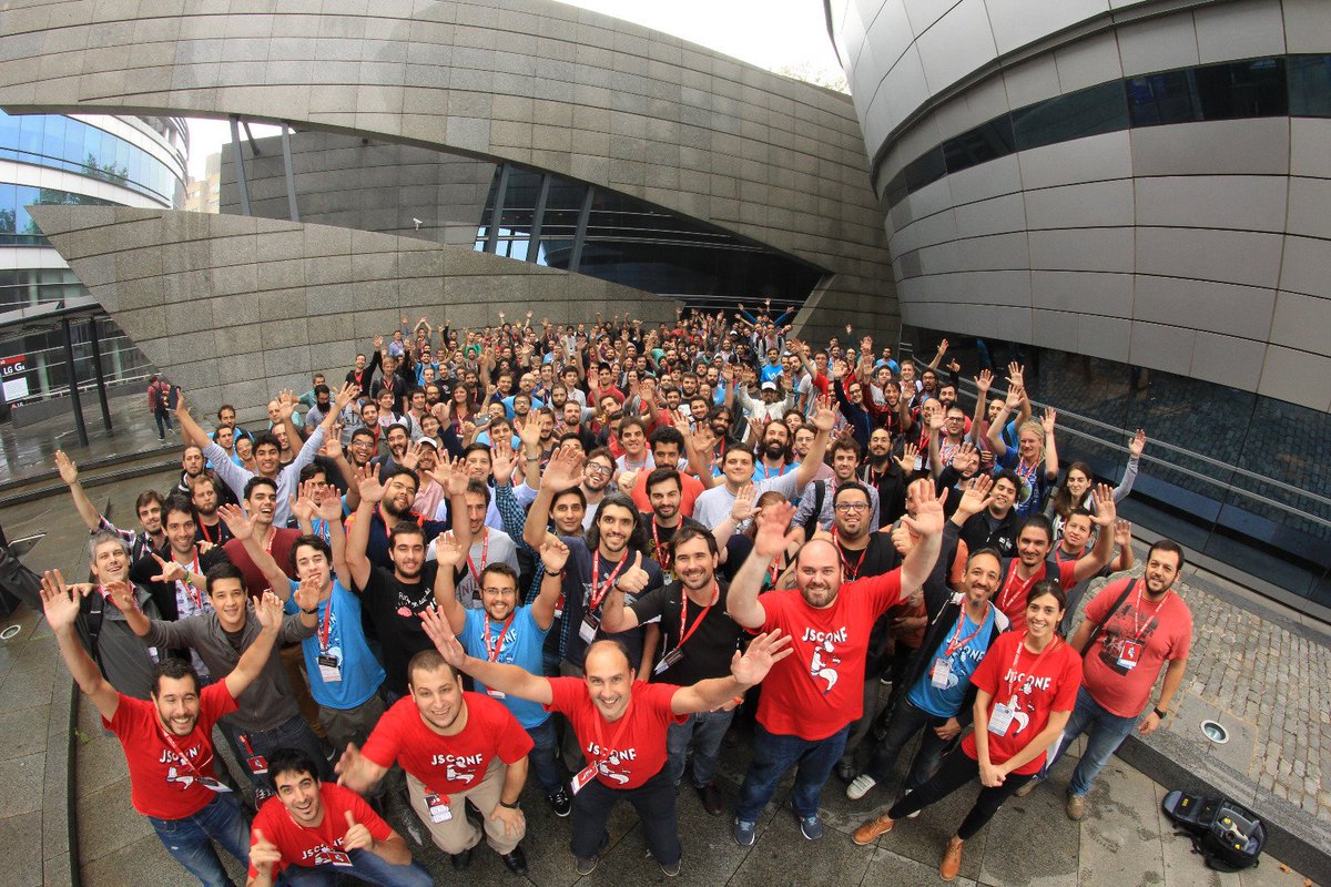 pricco's tweet image. The #JSConfUY 2016 community picture \o/