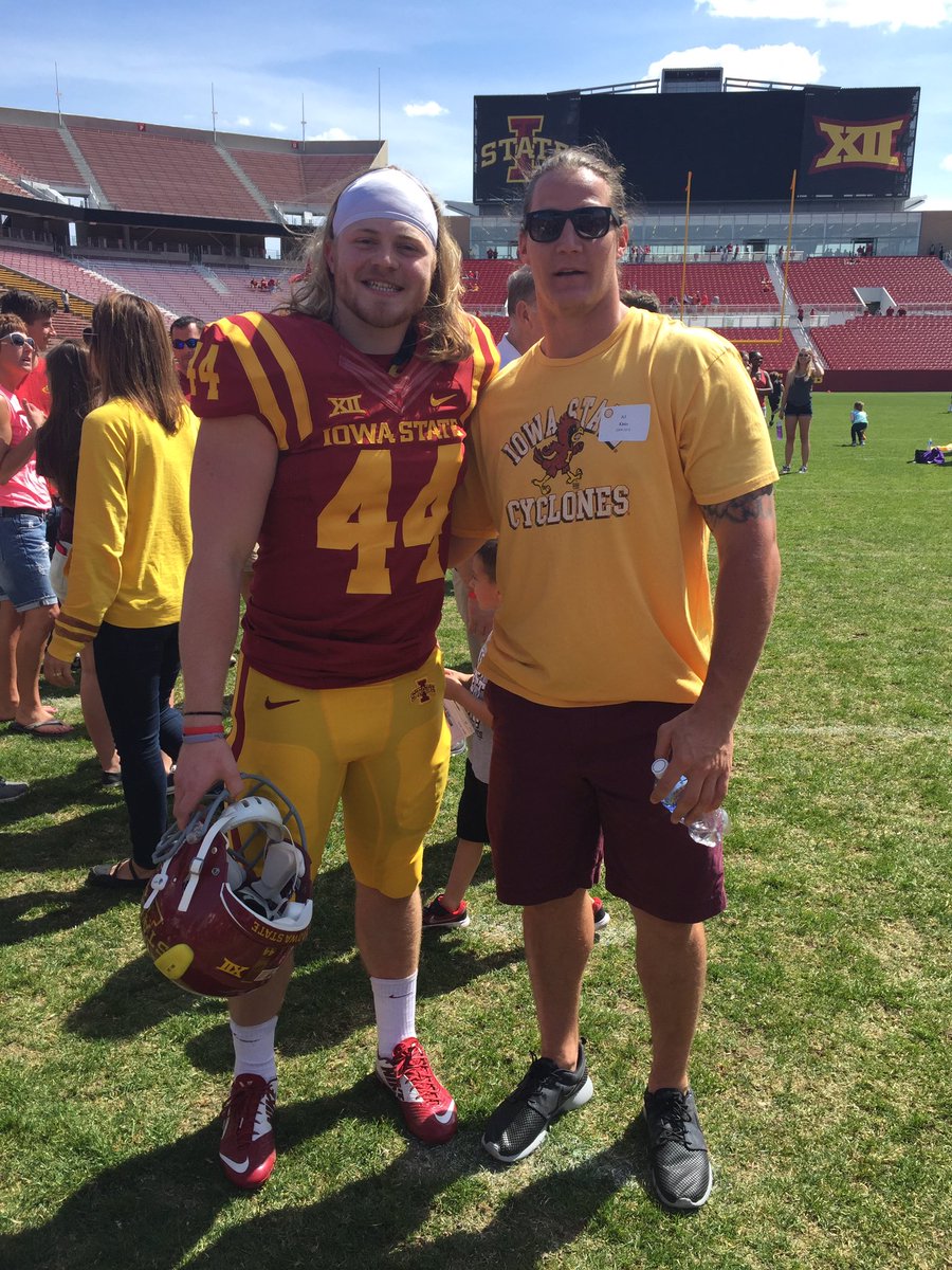 jclem5150's tweet image. @CycloneFB @CycloneGridiron Ashton Clemons with ISU great A.J. Klein #CyclONEnation #springgame2016