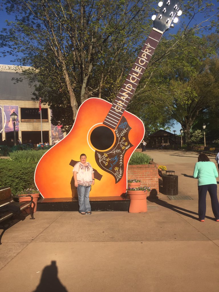 MichelleParks75's tweet photo. #opry #vincegill #grandoleopry https://t.co/MsXr3VV9yi