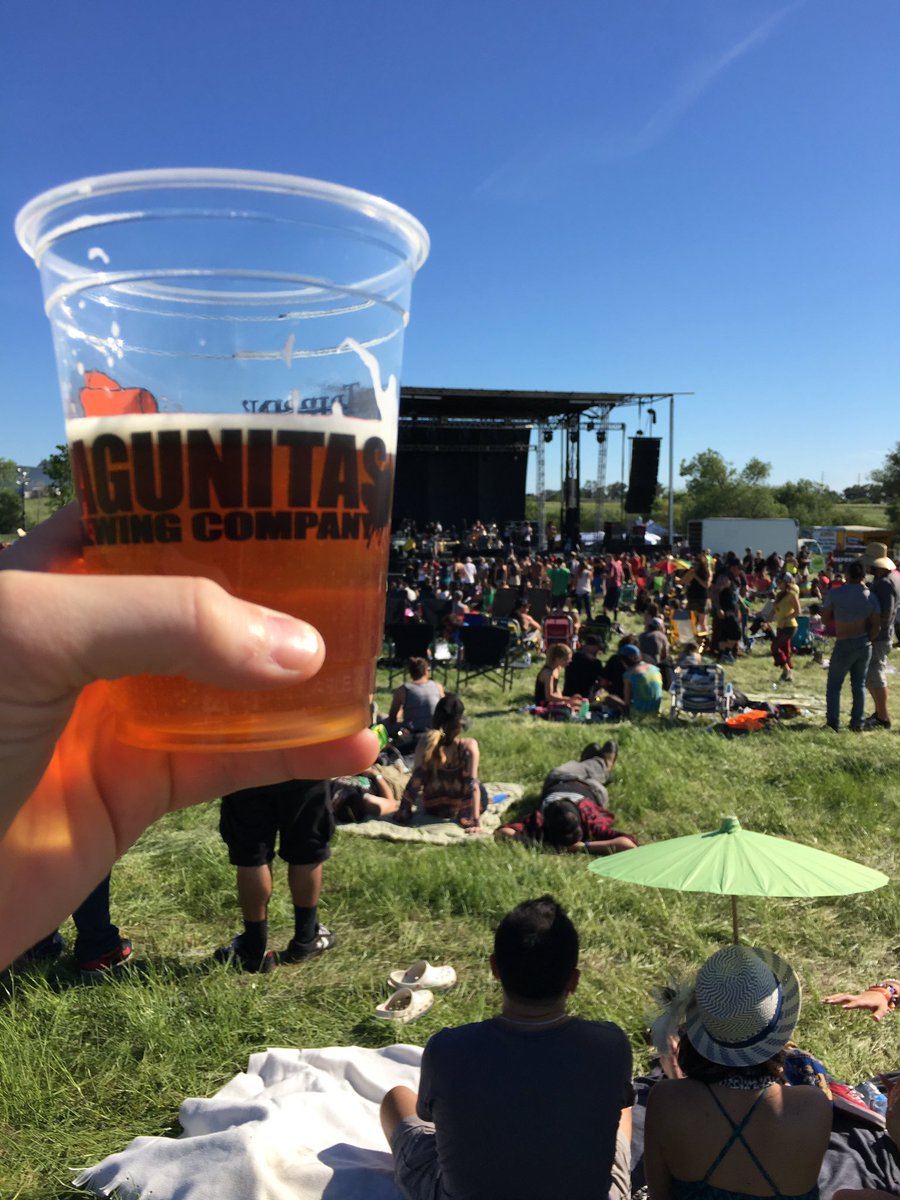 FCBoogax's tweet photo. Beautiful day 4 #GoodVibes &amp; some @lagunitasbeer at @fieldofhaze waiting 4 some @pepperlive bebeh! @fashionCHICsta https://t.co/psEsxbje20