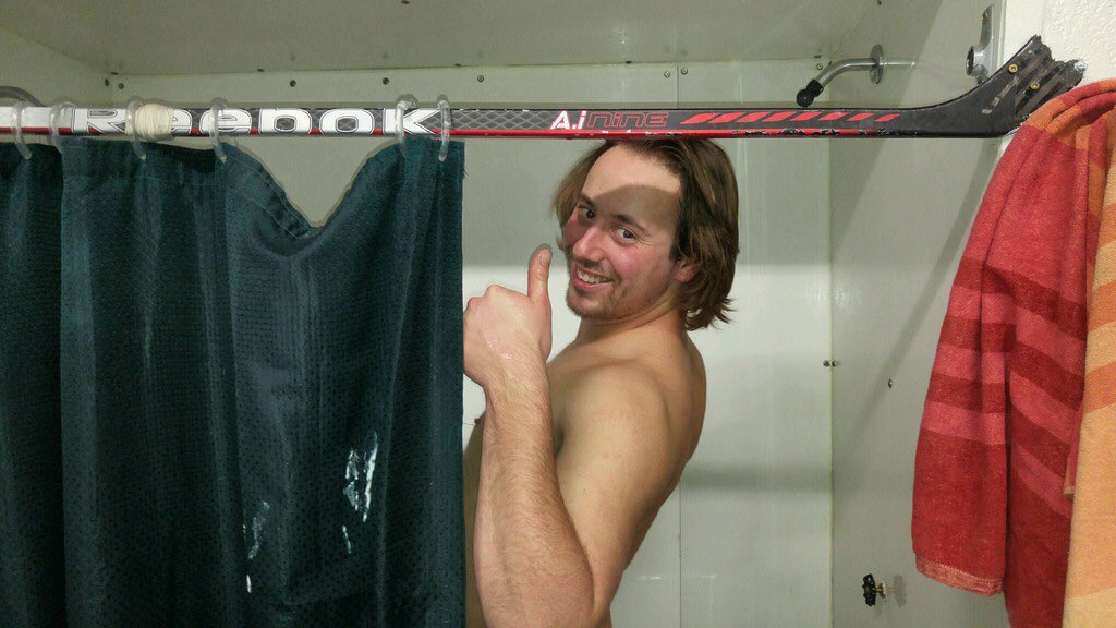 Nstarshockey's tweet photo. Getting ready for wind up. #stud https://t.co/MIkB8qLtWI