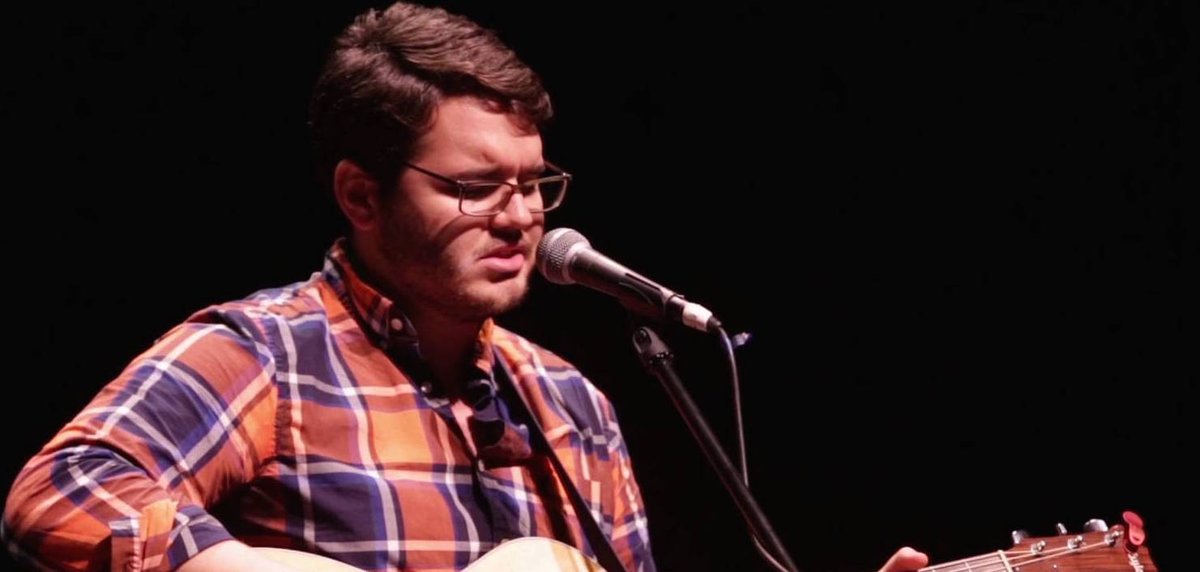 jpixx's tweet photo. Check out Sea Level EAC winner @AndyGeels performing his original song "Bye Bye, Mary" https://t.co/NJYS13D2ot https://t.co/25Bde023PD