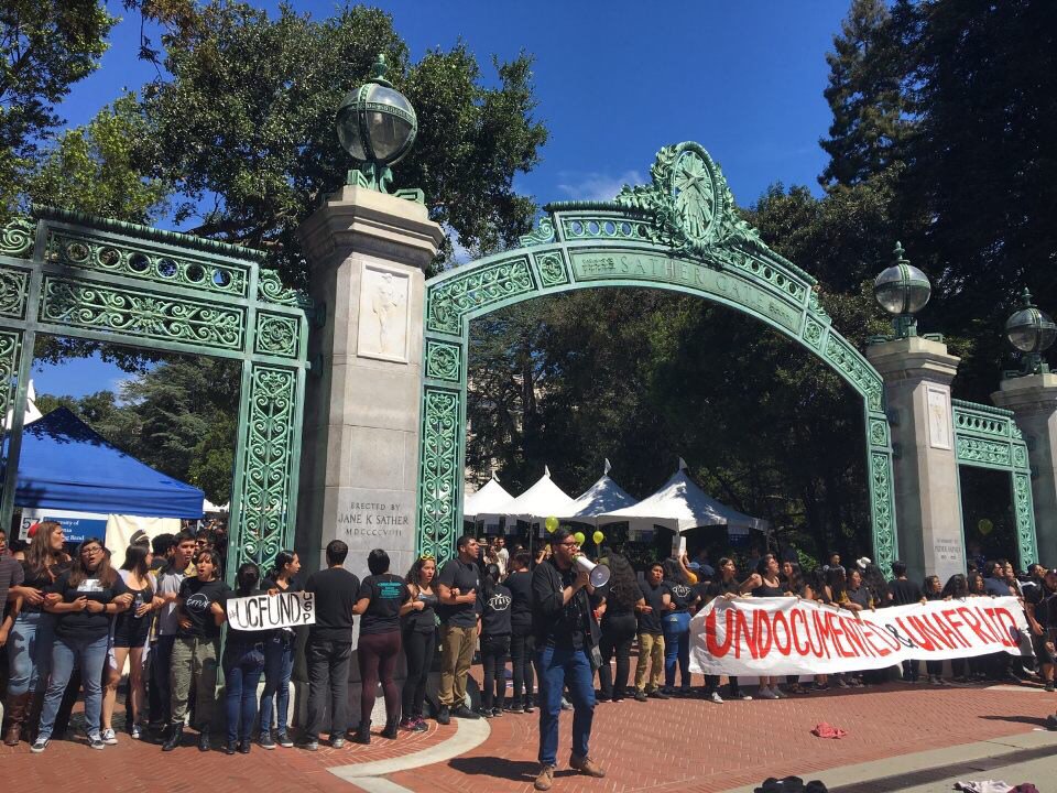 audrianara's tweet photo. UC Berkeley undocumented students and community shutting down Sather Gate to demand #UCfundUSP #DoUCUsAgain https://t.co/gnCuf4tqb8
