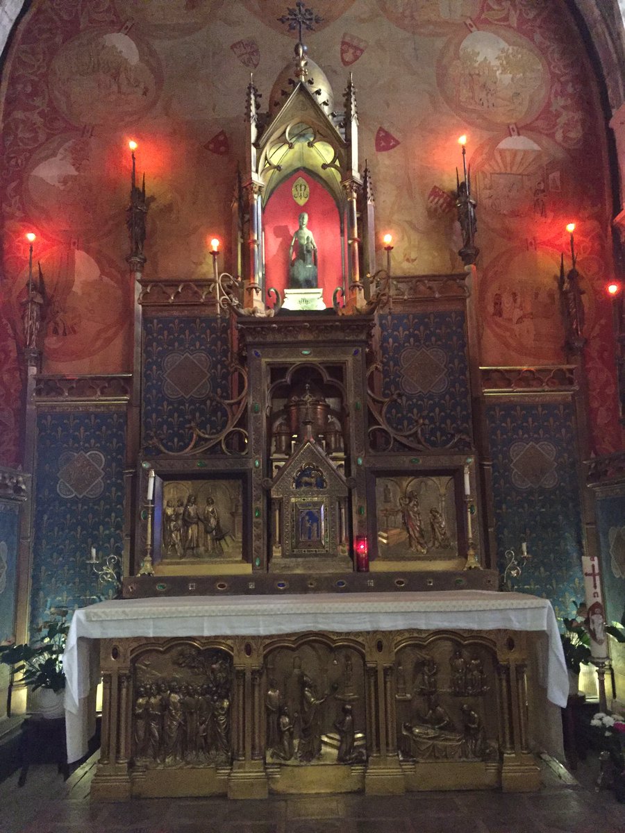Finlande19's tweet photo. Vierge noire de #Rocamadour sur le pèlerinage de #Compostelle @iCompostelle @CompCompostelle https://t.co/oMi8Rbw16Q