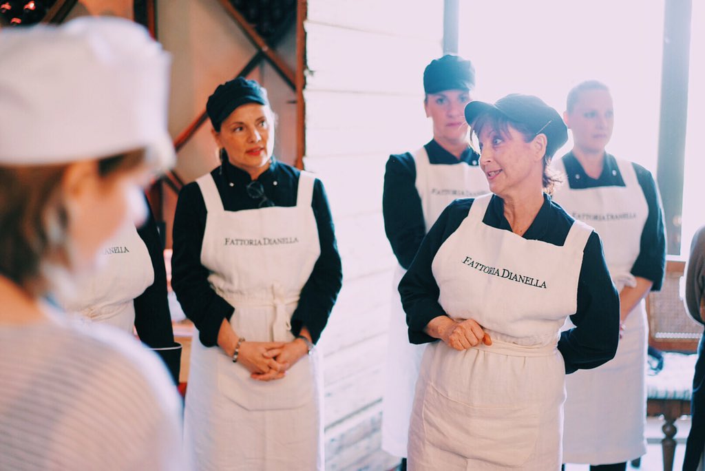 shoottheplanet's tweet photo. @InsightVacation media guests cooking up a Tuscan storm today #insightmomentslg  #insightitaly https://t.co/PDdr73QKiS