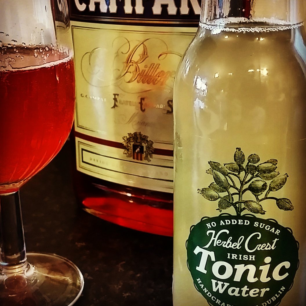 HerbelCrest's tweet photo. #campari and #tonicwater #tasty #appertiff https://t.co/5LTcoHYrdJ
