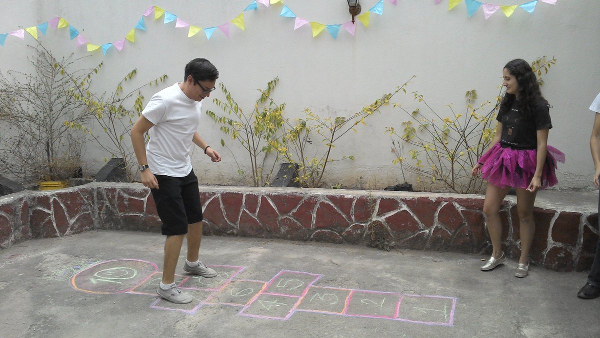 Laf_osorio's tweet photo. Cuando además de estudiar también nos divertimos!! https://t.co/24hvkcGWF7