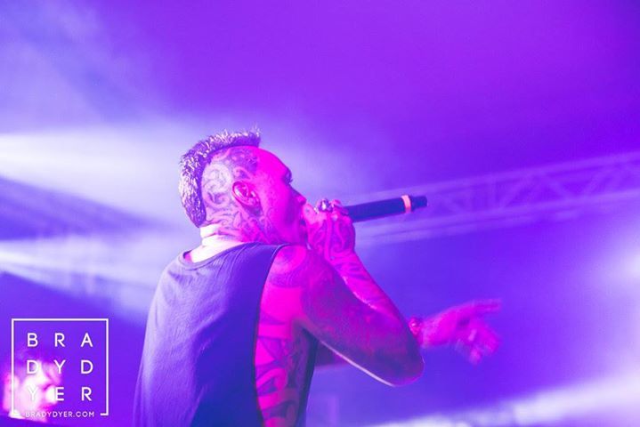 Tiki Taane on the Lipton Electronic Stage