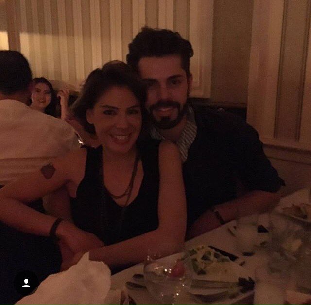 serap030521's tweet photo. @ayozegemen @rezandenizmen @beyazshow #beyazshowdarezyas olmalı herkes gerçek aşkı görmeli https://t.co/wEKwDzgaqh