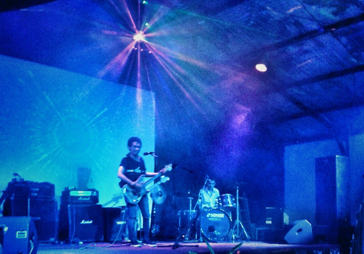 BlueSukan_yk's tweet photo. Tengkiu untuk malam ini
Next perform bluesukan
- 21 april 2016 at audotorium kampus UNY https://t.co/LhxOyBNw8C