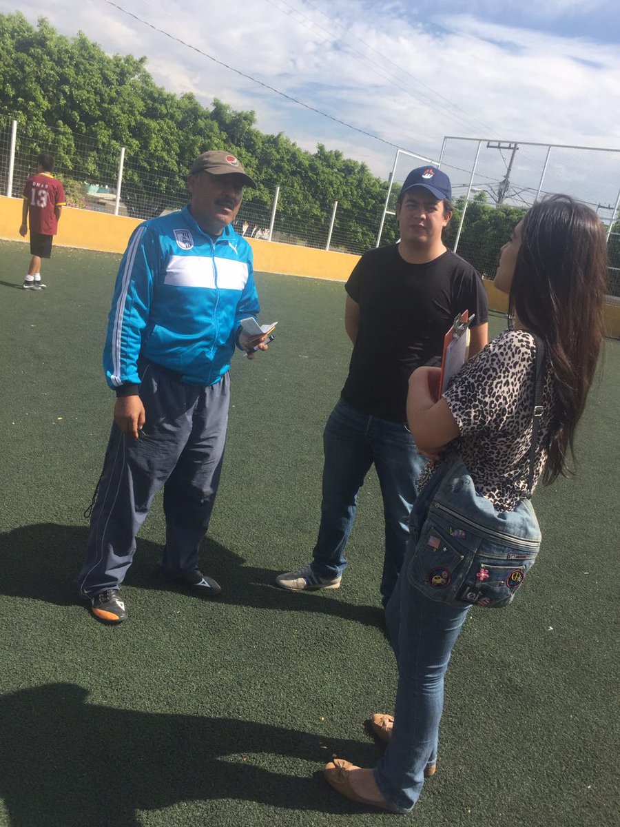 rod_ulises's tweet photo. Hoy recorrimos la colonia #LázaroCardenas donde Platicamos con muchos jóvenes #SeguimosTrabajando #6Distrito https://t.co/bpf1xWlD9Q