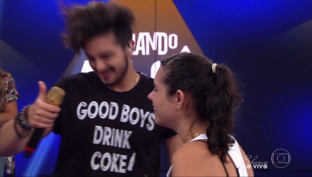 uisouluanete's tweet photo. quebrou todos os protocolos e bagunçou o cabelo DELEEEEEE #LuanSantanaNoCaldeirão https://t.co/FXH08RXj7W