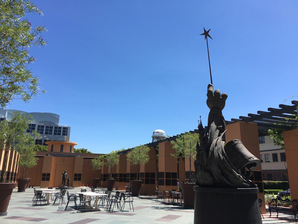 JerriAxiotis's tweet photo. On the Disney lot to see the new Jungle Book movie!📽#PGA #jpaproducer https://t.co/i1xBAkfE3M