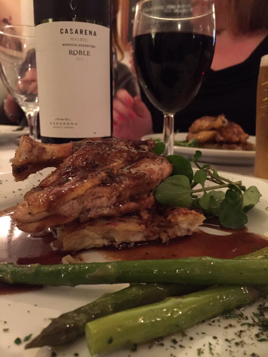 _Duncan_Thomas's tweet photo. Guinea fowl stuffed with haggis with asparagus @WaggonCongleton @tasteofgame @BASCnews #game #cheshire #basc https://t.co/WuFtgWWuBe