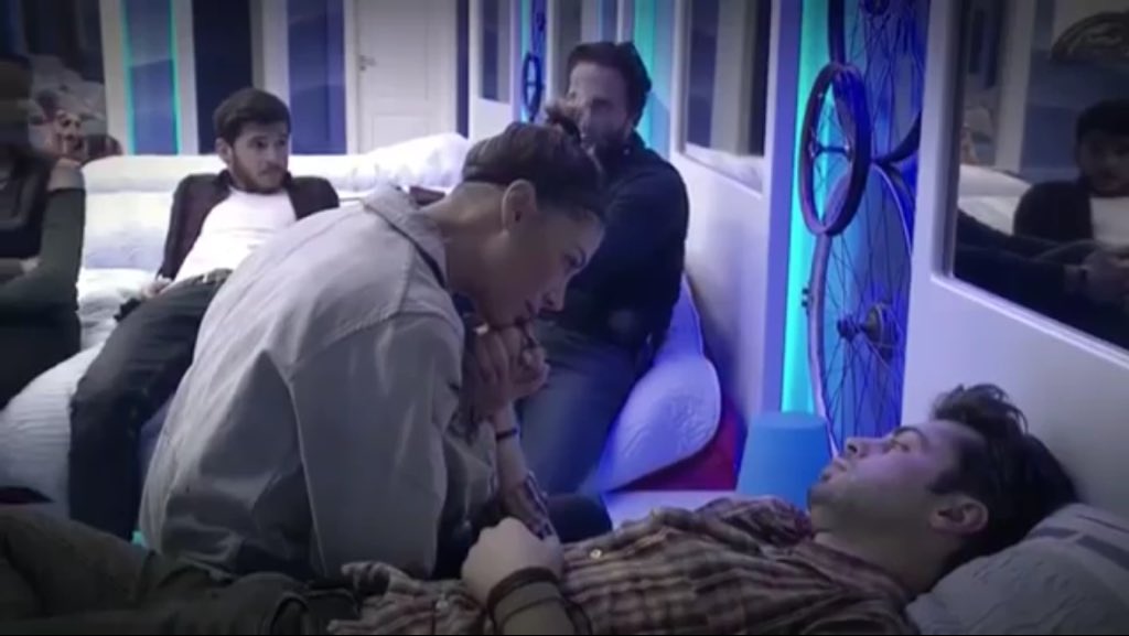 CimbomFilosh's tweet photo. @ayozegemen @RezanDenizmen @beyazshow #beyazshowdaRezYas ı showuna çağır..ve sonsuza dek mutlu yaşadılar https://t.co/2qrK7B42Et