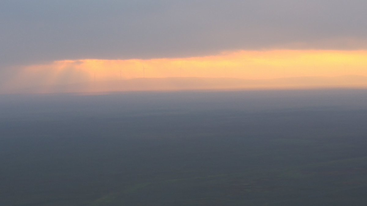 pgshaun's tweet photo. Turbines this morning through the mist https://t.co/d4bLT26zZE