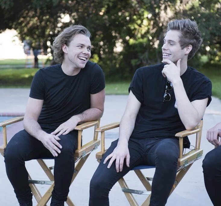 I love looking at my beautiful boy 😻❤🎀✨