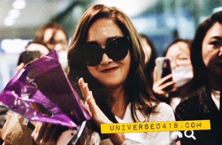 [PIC][17-04-2016]Jessica trở về Hàn Quốc vào sáng nay CgMVvOoWsAEit1A