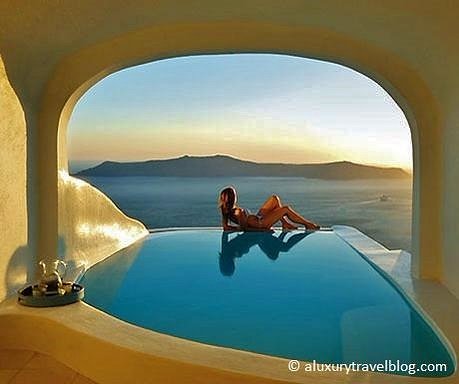 LuxTravelHotels's tweet image. 10 Romantic hotels in Europe ow.ly/Wr8sG #CycladesIslands #London #Madrid #Venice #Paris #Luxury #Travel