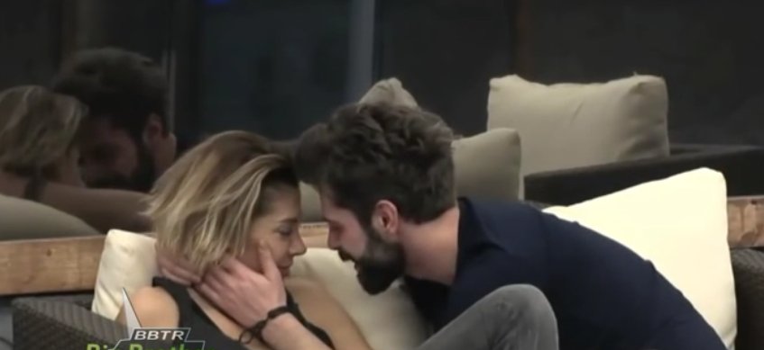 UksinUk's tweet photo. Sonsuz aşk rezyas @ayozegemen @rezandenizmen @beyazshow #beyazshowdarezyas https://t.co/XBN2aDNwI6
