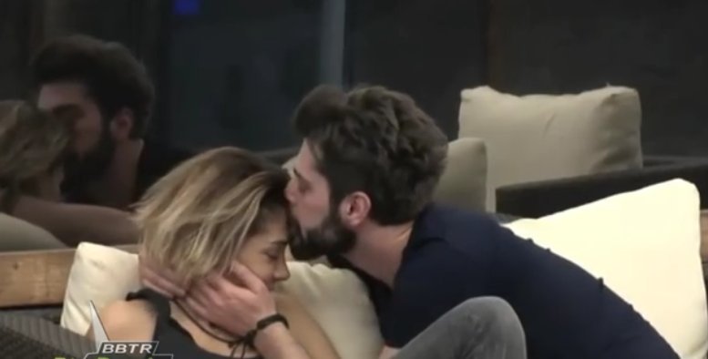 UksinUk's tweet photo. Sonsuz aşk rezyas @ayozegemen @rezandenizmen @beyazshow #beyazshowdarezyas https://t.co/XBN2aDNwI6