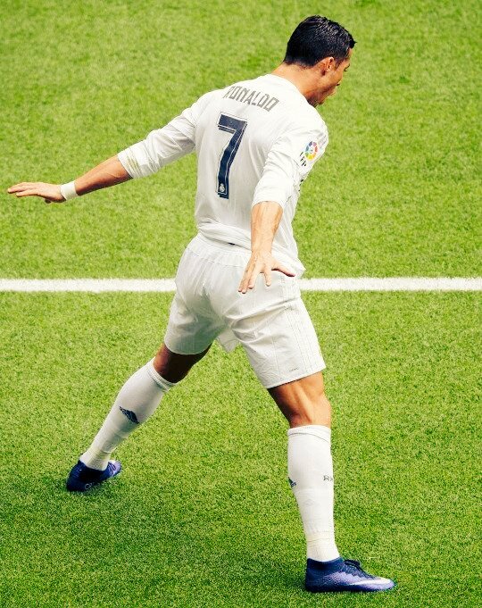 RMadridSoccer's tweet photo. Cristiano Ronaldo es actualmente el máximo goleador del fútbol mundial en lo que va del siglo XXI con 539 goles. https://t.co/OBNuug2yil