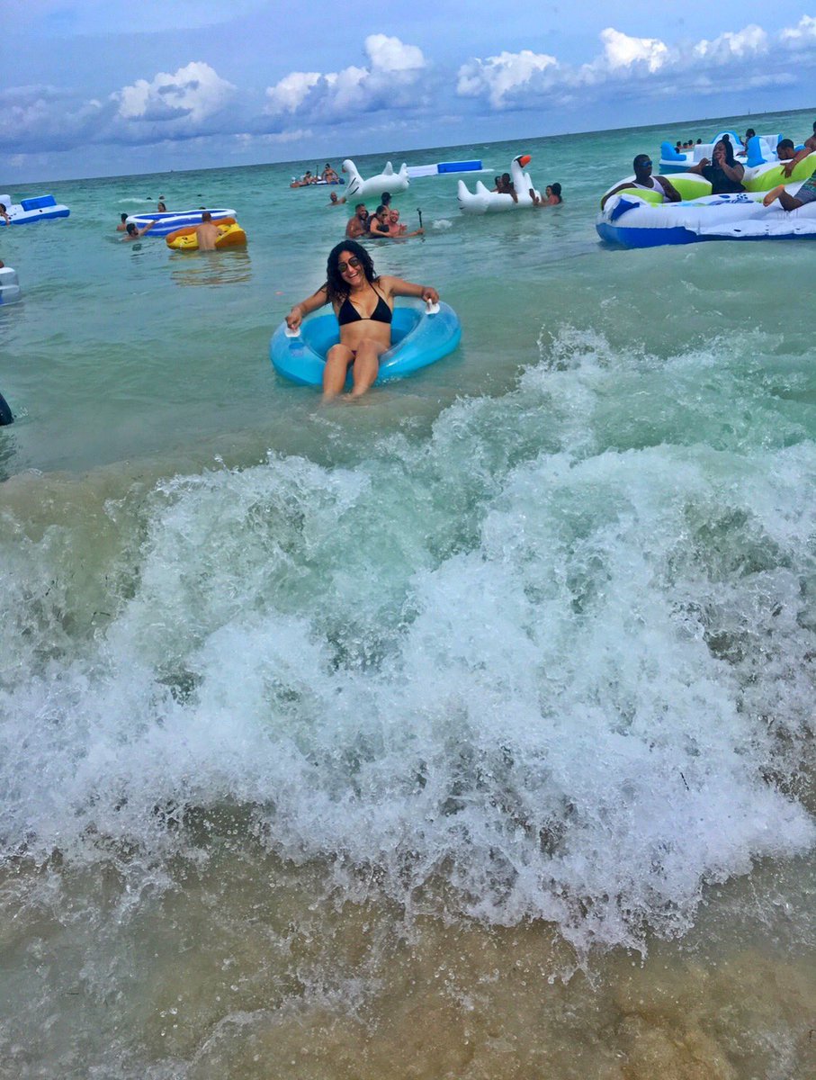 gengenovo_'s tweet image. #Floatopia