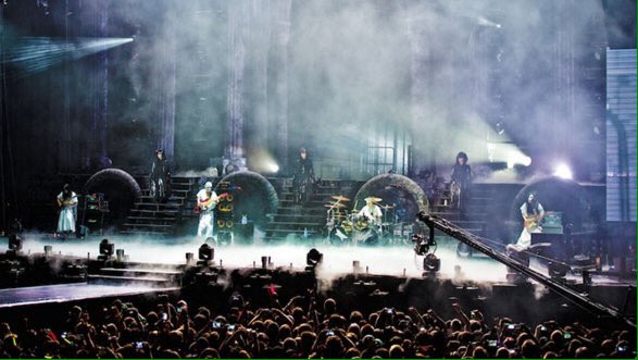 TanimotoMasa's tweet photo. #BABYMETAL is a bridge between Japan &amp; the world!!🎤🎸 Complete report by  #RollingStoneJapan https://t.co/8qYNpn2HL7 https://t.co/ZyrQW20ZSg