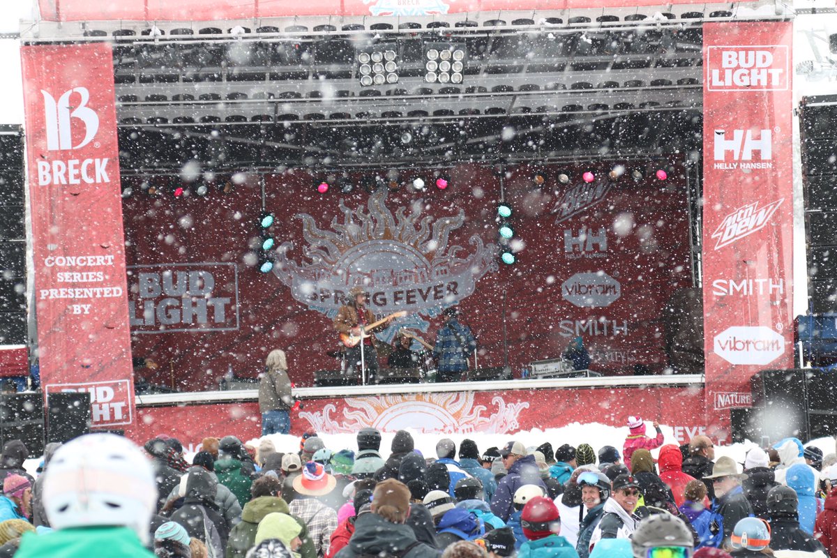 breckenridgemtn's tweet photo. Perfect day for a concert. @LukasNelsonPOTR #BreckSpringFever https://t.co/bOUadncUx7