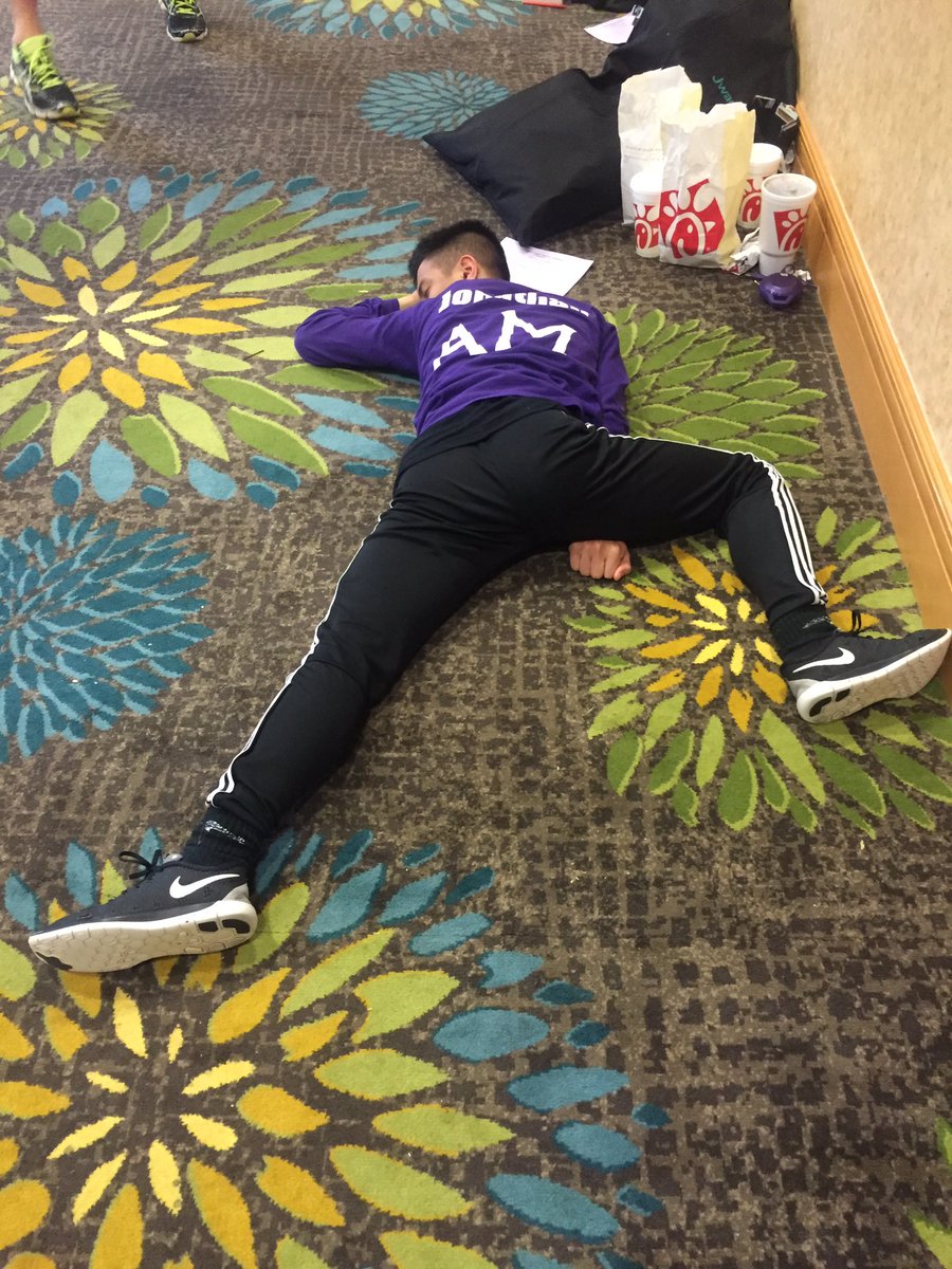 danisolanoYO's tweet photo. Senioritis. @JWadeee_ https://t.co/8RMpoqtIax