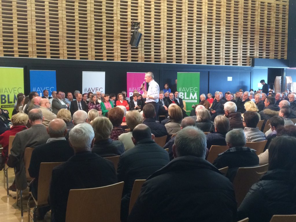 BLM_35's tweet photo. .@BrunoLeMaire la #bretagne sera le roc sur lequel nous bâtirons notre victoire en 2017 !#tourBZH #AvecBLM https://t.co/gN33vfDNAH