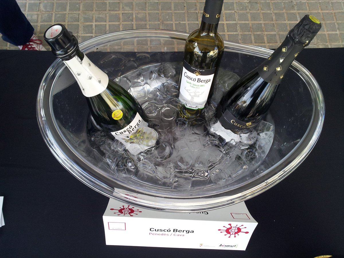 cuscoberga's tweet photo. Dia de sensacions #cava #brutnature #reserva #premium  #50gc i el #xarello2015 #MicroVi2016 https://t.co/qptKa3Yq7D https://t.co/VzBuWHbRFV