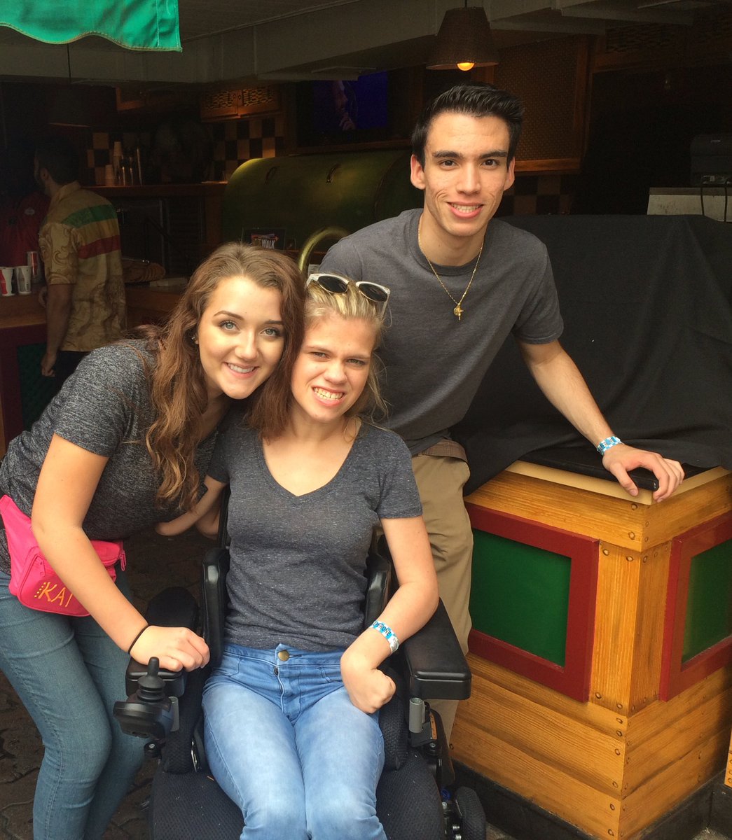 Delaina_Lei's tweet photo. Guess we got the gray memo!!! @katrinacrider53 @j_j_ramos #GradBash2015 https://t.co/035WN89awh