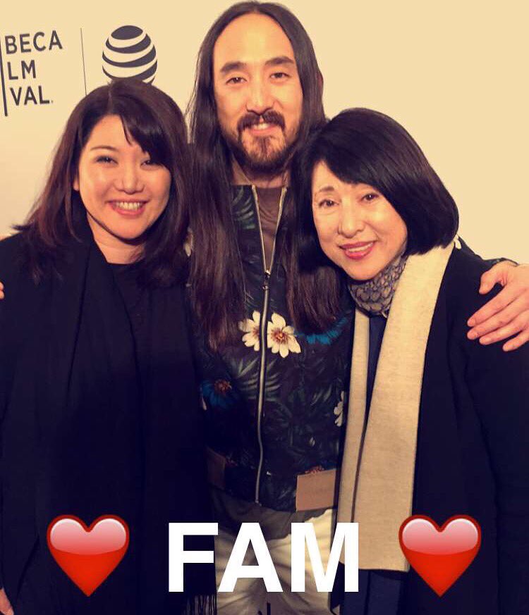 Fam time is da best time @mamaAoki & my big sis #ILLSLEEPWHENIMDEAD follow my snapchat from last night 👻AokiSteve https://t.co/AhcM9xBoZx