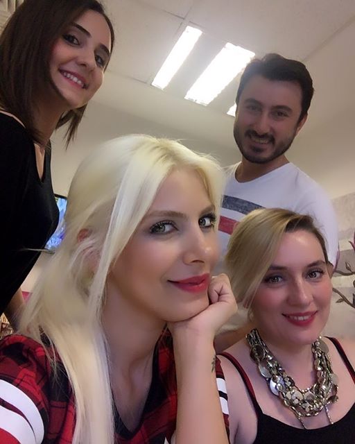 edaarya5fan's tweet photo. Toplantı Sonrası Selfie Arası🙋☺️ @pnresn @cuneytdiktas @merveotlak https://t.co/rdGJLlR3WG