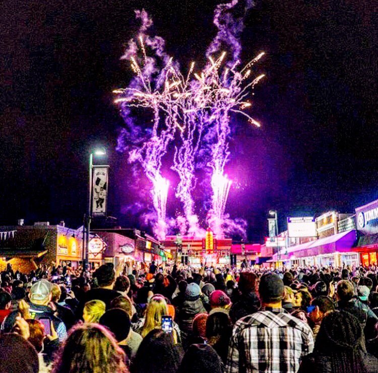 Aggieville's tweet photo. S A T U R D A Y!
Enjoy your day in Aggieville!
Home to 100+ Businesses!
#ShopAV ~ #DineAV ~ #NightLife https://t.co/lmviw7guHS