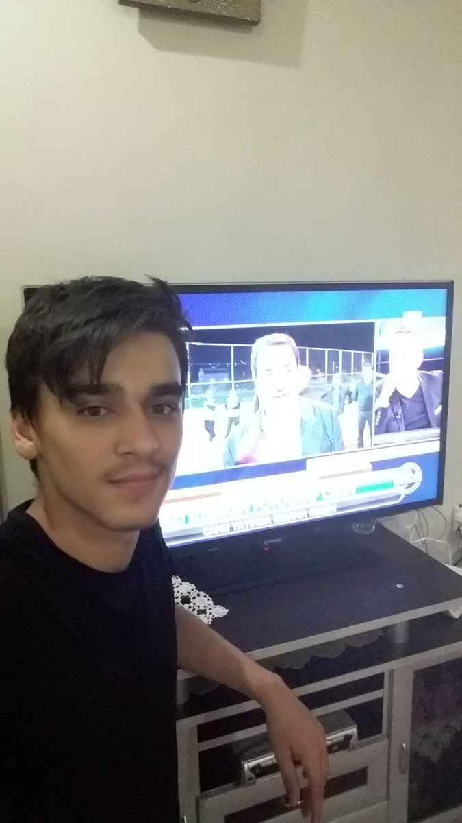 tanay_erdal's tweet photo. #beyazfutboluizlerken https://t.co/sF2aSu3cIi