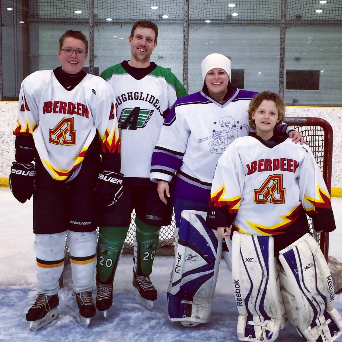 ReneeDJones's tweet photo. So much fun last night! #HockeyFamily #yomamas #roughgliders #aberdeenflames https://t.co/0EPUugzPc1