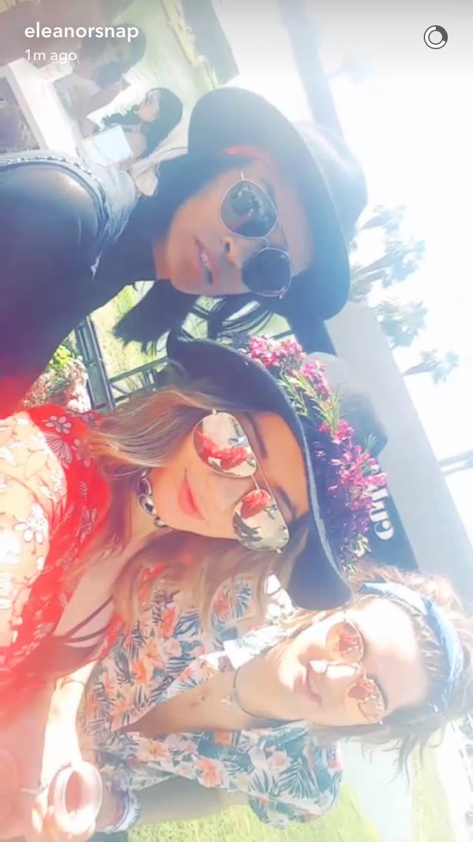 dani_el_pez's tweet photo. Eleanor on snapchat https://t.co/pTqJZjdKsi
