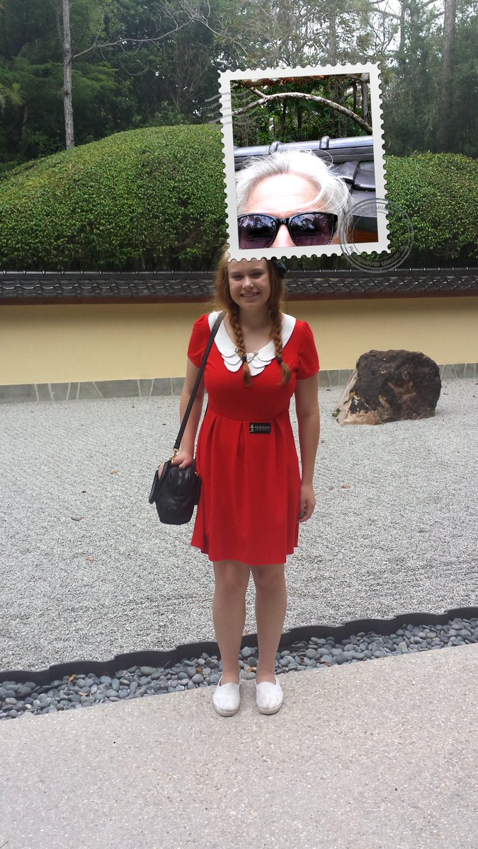 _moondelion_'s tweet image. What could have been a nice photo... #photofail #Hatsumefair