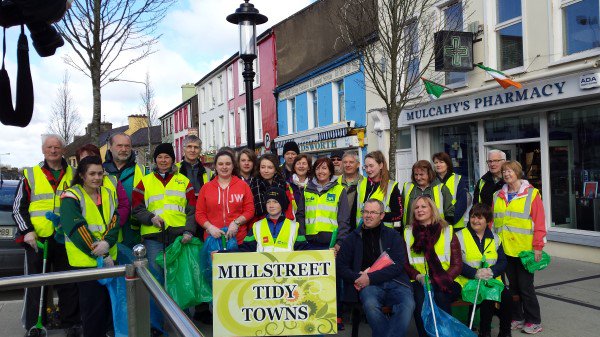 millstreettidyt's tweet photo. Team Millstreet Clean-Up.. Massive success....https://t.co/35o8767FI2 https://t.co/D9Hyz48Ttq