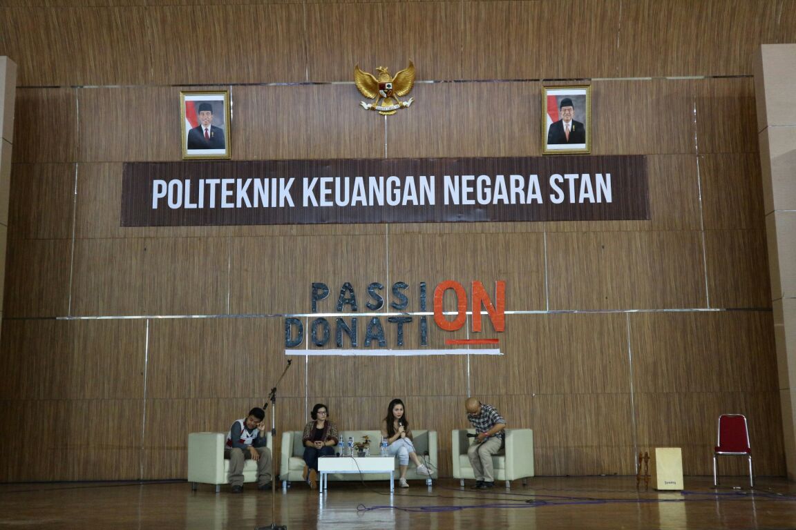 [LIVE REPORT]
Wawancara bersama <a href="/maman1965/">IG : kangmaman1965</a> <a href="/arieltatum/">Ariel tatum</a> Ibu Dinni dan Bapak Ian