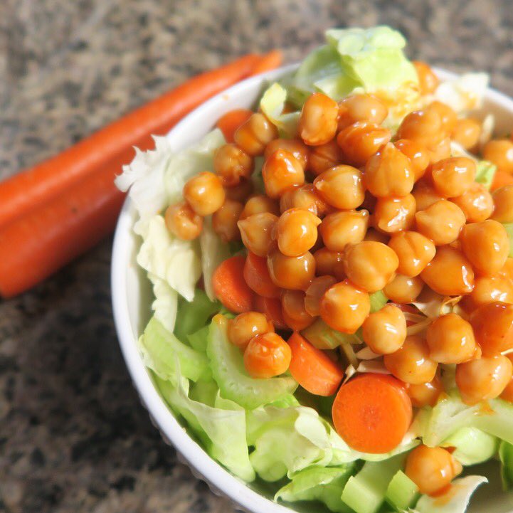 MissChloeLove's tweet photo. #VeganFoodShare #Vegan for a week challenge
Buffalo garbanzo bean salad https://t.co/bCfunCbtOz