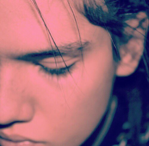 songhues's tweet image. wait for me // kings of leon