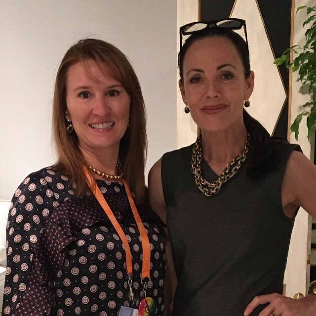 AmyMacKay1111's tweet photo. @MARYMCDONALDINC hanging with my new #bff !! #HPMKT #imahugefan https://t.co/ohJk7tpRFm