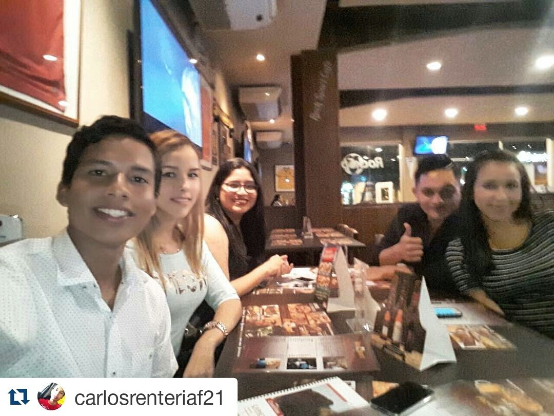 RockSportCafe's tweet photo. #Repost
Lo mejor de esta noche fue a ver estado con ustedes y estar juntos protegiéndonos en el peor momento 😔❤️ https://t.co/RgprneAHG8