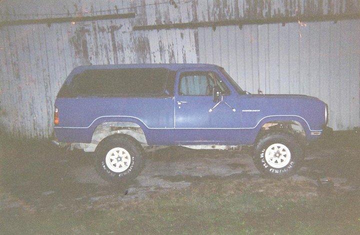 @GYC_Mark had 79'Ramcharger offroad package,360ci,fulltime4wheeldrive,35' groundhog tires.Best i owned!